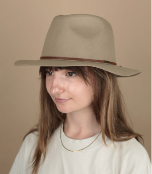 Wesley Fedora sand